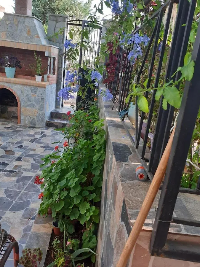 Villa Reshat Caca 사밀 아파트호텔
