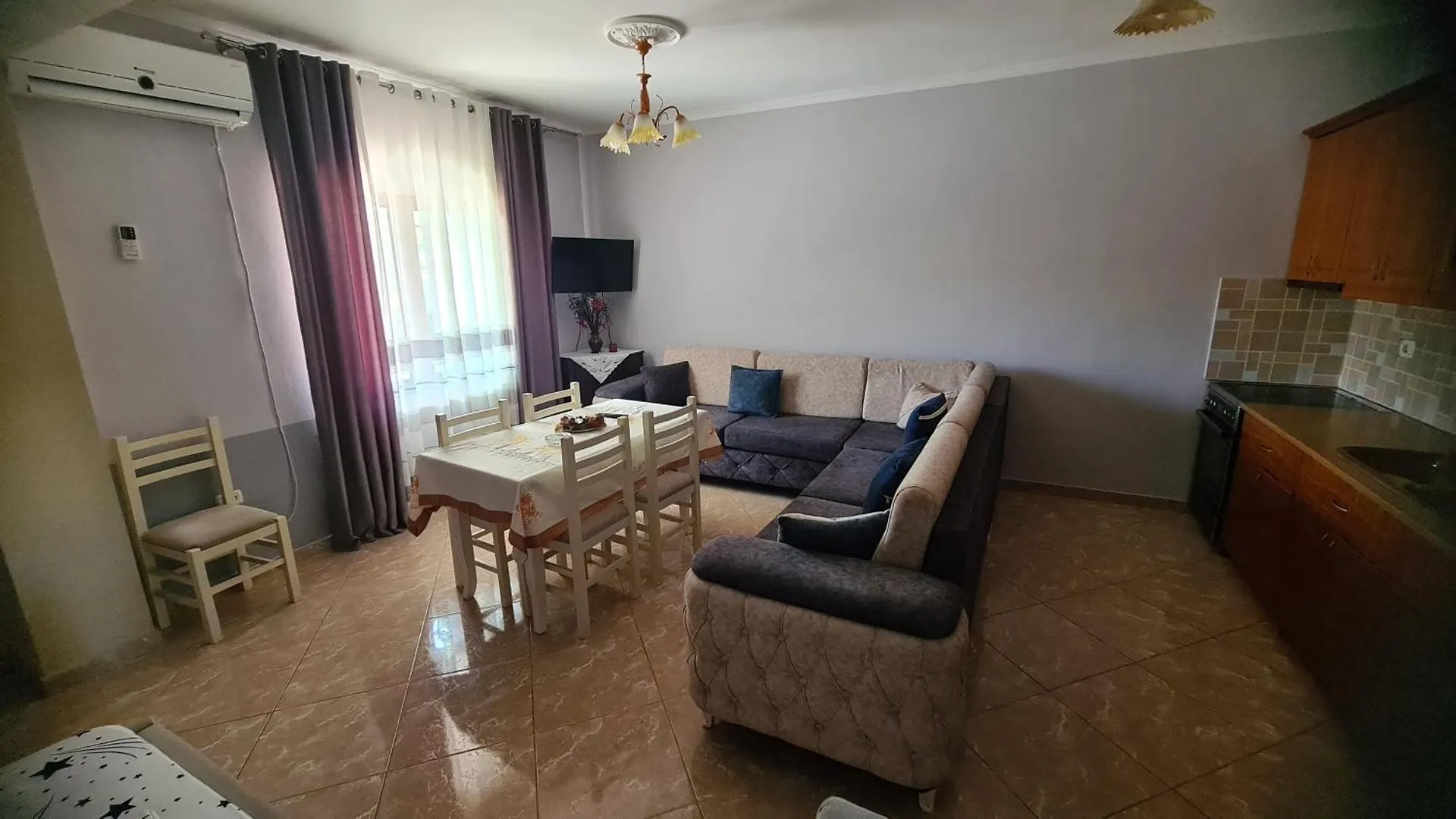 아파트호텔 Villa Reshat Caca 사밀